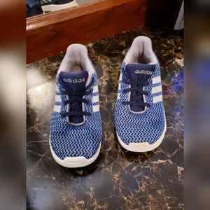 Adidas Unisex Kid size 9 Cloud Foam Racer sneaker